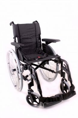 Облегченная инвалидная коляска Invacare Action 2 NG, ширина 38 см