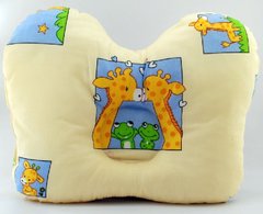 Подушка ортопедическая для младенцев (бабочка) ОП-2 J2302 OLVI с рисунком "Жирафики на желтом"