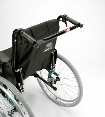 Полегшений інвалідний візок Invacare Action 4 Base NG, ширина 40,5 см, темно-червоний